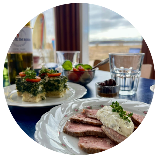 Brunch in Kiel am Tisch serviert bei Ute im Bikini