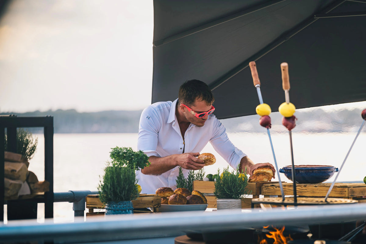 Firmenfeier in Kiel: Live-Cooking bei Ute im Bikini am Falckensteiner Strand